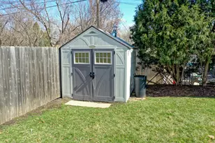 725 Pontiac Pl, Mendota Heights, MN 55120 - Photo 14