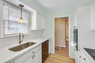 725 Pontiac Pl, Mendota Heights, MN 55120 - Photo 22