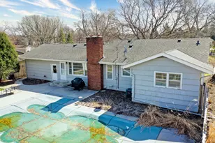 725 Pontiac Pl, Mendota Heights, MN 55120 - Photo 10