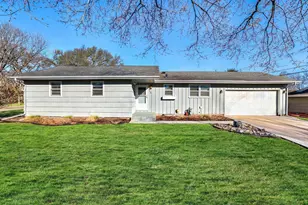 725 Pontiac Pl, Mendota Heights, MN 55120 - Photo 16