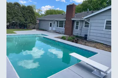 725 Pontiac Place, Mendota Heights, MN 55120 - Photo 1