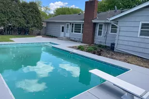 725 Pontiac Pl, Mendota Heights, MN 55120 - Photo 1