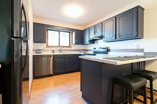 5425 Orleans Ln N, Plymouth, MN 55442 - Photo 12