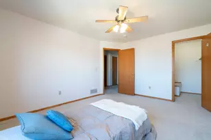 5425 Orleans Ln N, Plymouth, MN 55442 - Photo 20