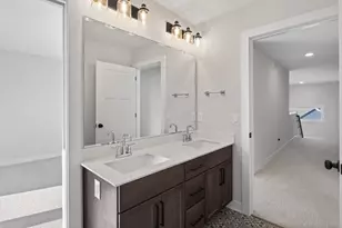 2388 Laurie Ct, Roseville, MN 55113 - Photo 44