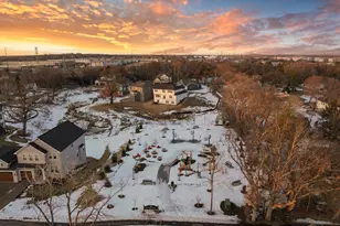 2388 Laurie Ct, Roseville, MN 55113 - Photo 100