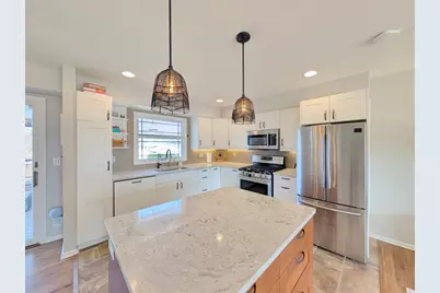 8500 34th Avenue N, New Hope, MN 55427 - Photo 4