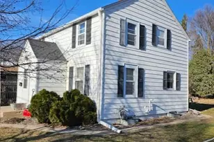 611 11th St SW, Willmar, MN 56201 - Photo 2