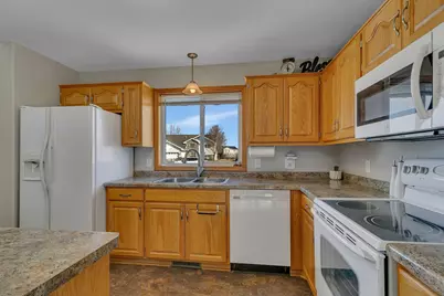 208 Iris Lane NE, Saint Joseph, MN 56374 - Photo 4
