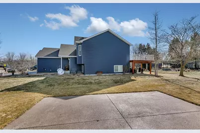 208 Iris Lane NE, Saint Joseph, MN 56374 - Photo 8