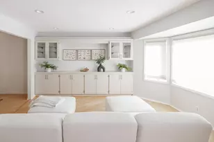 1148 Hollybrook Dr, Wayzata, MN 55391 - Photo 6