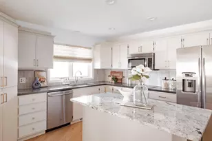 1148 Hollybrook Dr, Wayzata, MN 55391 - Photo 1