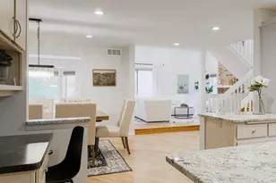 1148 Hollybrook Dr, Wayzata, MN 55391 - Photo 4