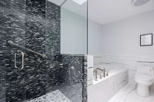 1148 Hollybrook Dr, Wayzata, MN 55391 - Photo 14