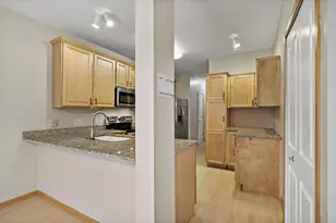 18308 Key W Ct, Lakeville, MN 55044 - Photo 12