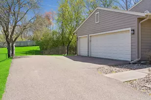 2521 Abbey Hill Dr, Minnetonka, MN 55305 - Photo 46