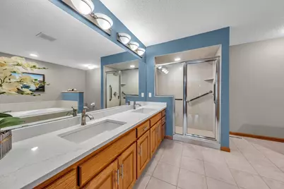 10408 Eagle Pointe Trail, Woodbury, MN 55129 - Photo 8