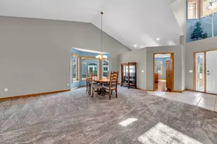 10408 Eagle Pointe Trail, Woodbury, MN 55129 - Photo 16