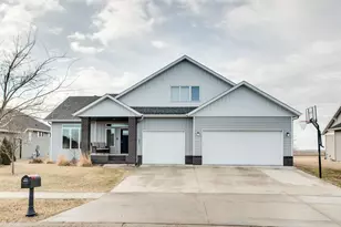 657 Westminster Dr, Moorhead, MN 56560 - Photo 1
