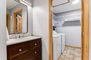 18721 Clear View Ct, Minnetonka, MN 55345 - Photo 24