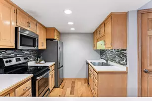 18721 Clear View Ct, Minnetonka, MN 55345 - Photo 16