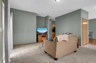 7407 Derby Ln, Shakopee, MN 55379 - Photo 6