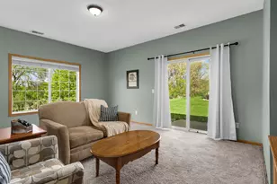 7407 Derby Ln, Shakopee, MN 55379 - Photo 4