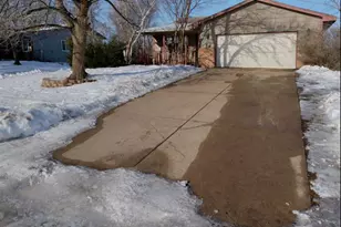 2808 81st Ave N, Brooklyn Park, MN 55444 - Photo 2