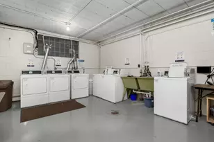 1912 Dupont Ave S, Minneapolis, MN 55403 - Photo 20