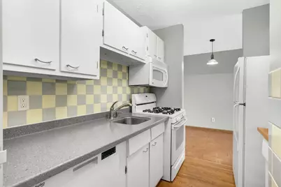 1912 Dupont Avenue S #405, Minneapolis, MN 55403 - Photo 4