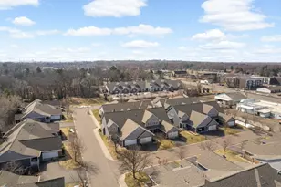204 Manitoba Ln, Little Canada, MN 55117 - Photo 6
