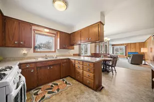 306 3rd Ave SE, Blooming Prairie, MN 55917 - Photo 4