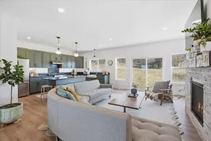 905 Gavin Pass, Hudson, WI 54016 - Photo 8