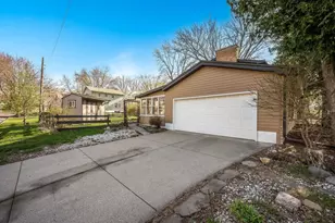 328 S Redwood Dr, Mankato, MN 56001 - Photo 4
