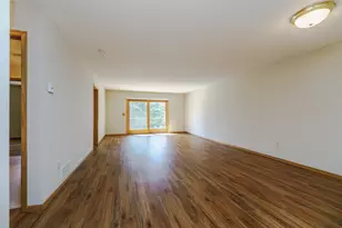 2334 Pinewood Dr, Shakopee, MN 55379 - Photo 12