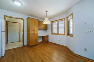 2334 Pinewood Dr, Shakopee, MN 55379 - Photo 8
