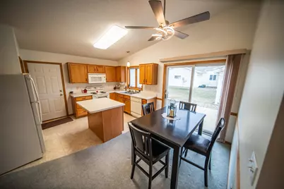 2104 McQuillan Ct SE, Rochester, MN 55904 - Photo 6