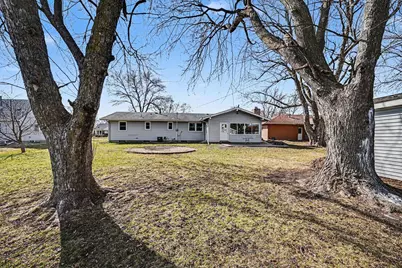 363 N Waterville Avenue, Le Center, MN 56057 - Photo 2