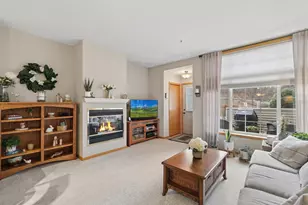 18195 Warbler Ln, Eden Prairie, MN 55346 - Photo 10