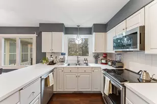 6068 Olinger Cir, Edina, MN 55436 - Photo 10