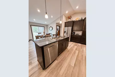 1707 17th Street NW, Willmar, MN 56201 - Photo 6