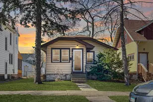 879 19th Ave SE, Minneapolis, MN 55414 - Photo 1