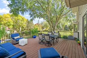 10710 36th Pl N, Plymouth, MN 55441 - Photo 12