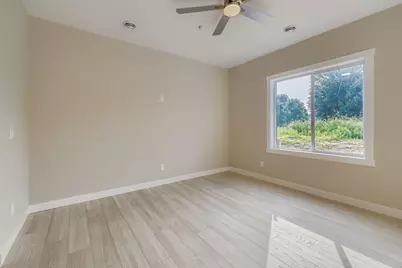 2123 Cleveland Way S, Cambridge, MN 55008 - Photo 2