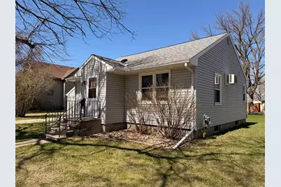 646 Harvey Street, Tracy, MN 56175 - Photo 1