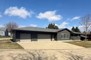 905 Larson Dr, Zumbrota, MN 55992 - Photo 1