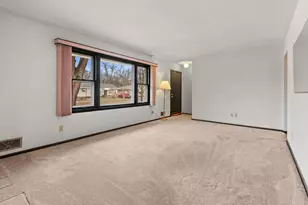 2662 1st Ave E, North Saint Paul, MN 55109 - Photo 2