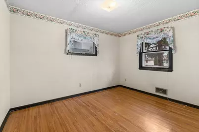 2662 1st Avenue E, North Saint Paul, MN 55109 - Photo 6