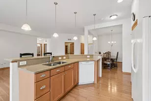 1244 County Rd D E, Maplewood, MN 55109 - Photo 2