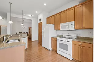 1244 County Rd D E, Maplewood, MN 55109 - Photo 6